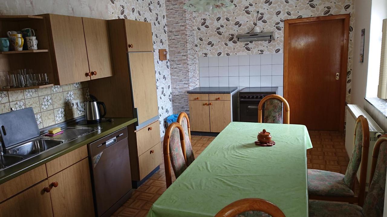 Ferienwohnung Linde - Marburg Biedenkopf Mit 5 Zimmer Und Balkon Frechenhausen ภายนอก รูปภาพ